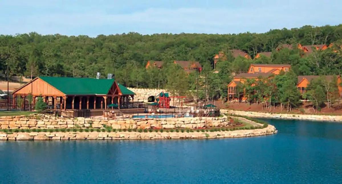 Golf On Site - Walk-In Shower - Jetted Tub - Free Attraction Tickets Included Branson Exterior photo